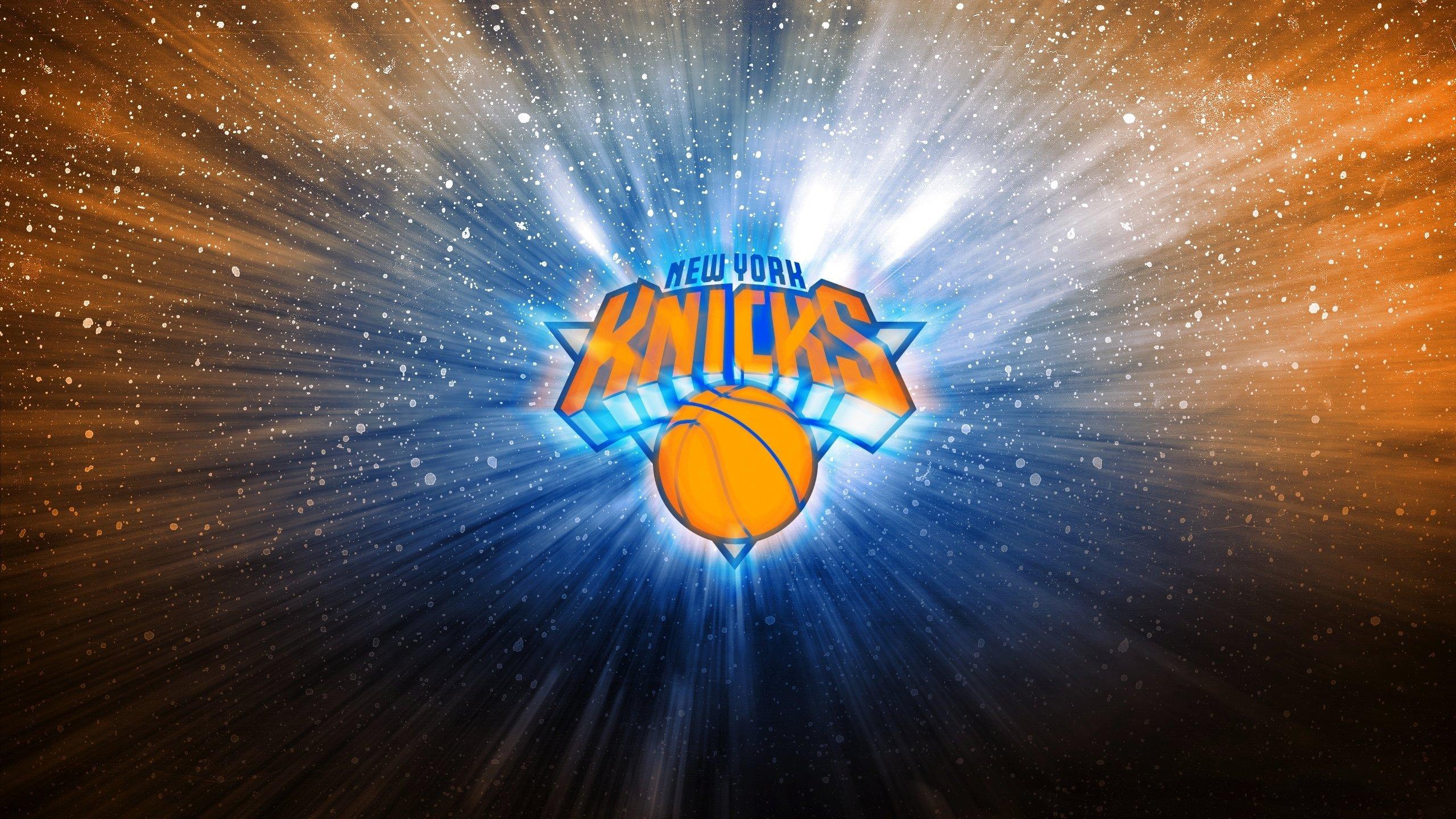 NBA总决赛激战正酣，勇士队逆转取胜，库里独揽40分创纪录